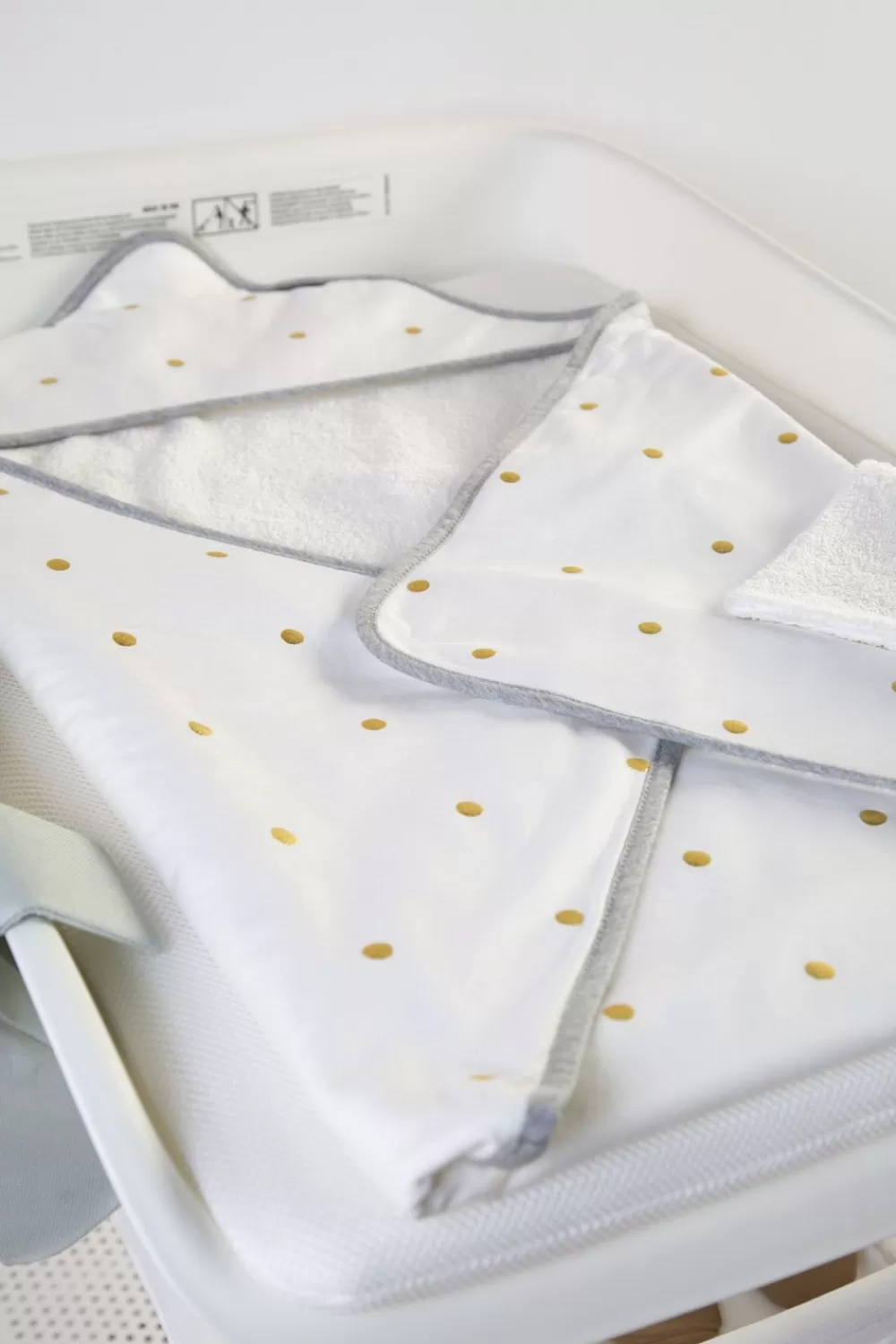 Cheap Childhome Baby Badcape + Washandje - 80X80 Cm - Jersey - Gold Dots